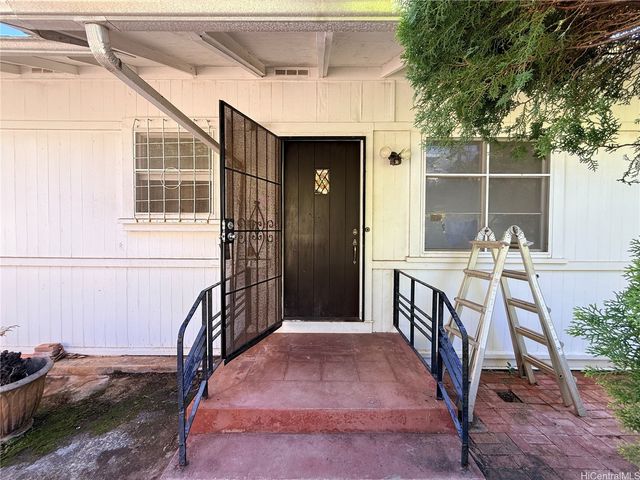 3655 Nihipali Place, Honolulu, HI 96816