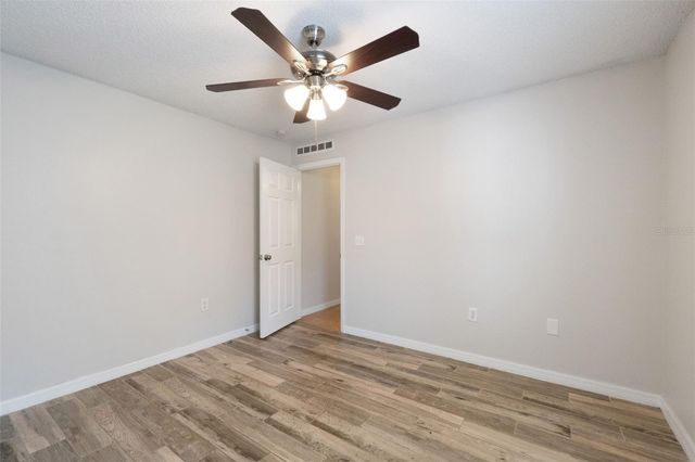 560 BROWN BEAR WAY, St Cloud, FL 34772