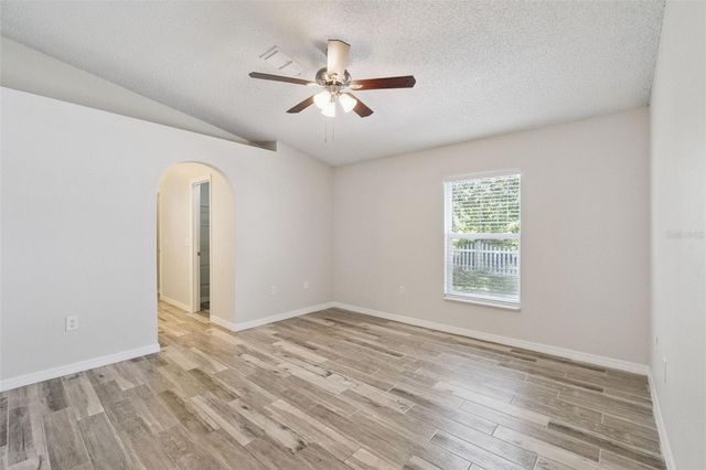 560 BROWN BEAR WAY, St Cloud, FL 34772