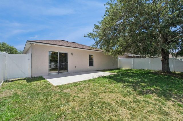 560 BROWN BEAR WAY, St Cloud, FL 34772
