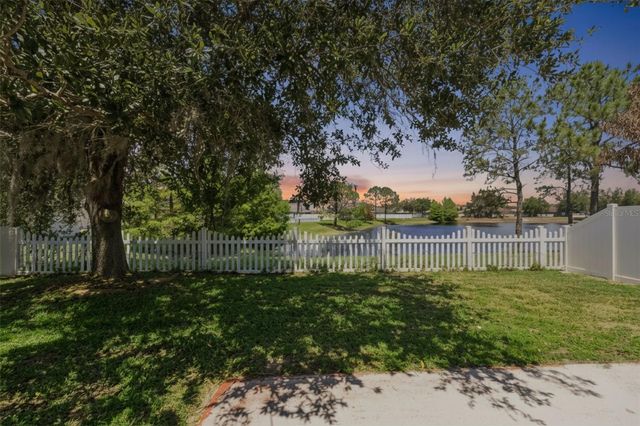 560 BROWN BEAR WAY, St Cloud, FL 34772