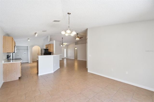 560 BROWN BEAR WAY, St Cloud, FL 34772