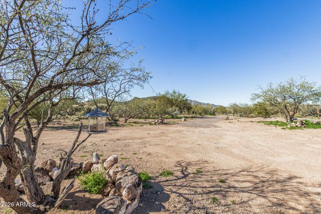 44035 N 15TH Street, New River, AZ 85087