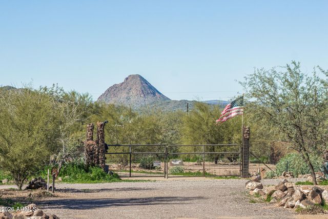 44035 N 15TH Street, New River, AZ 85087