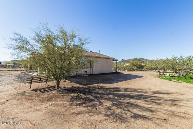 44035 N 15TH Street, New River, AZ 85087