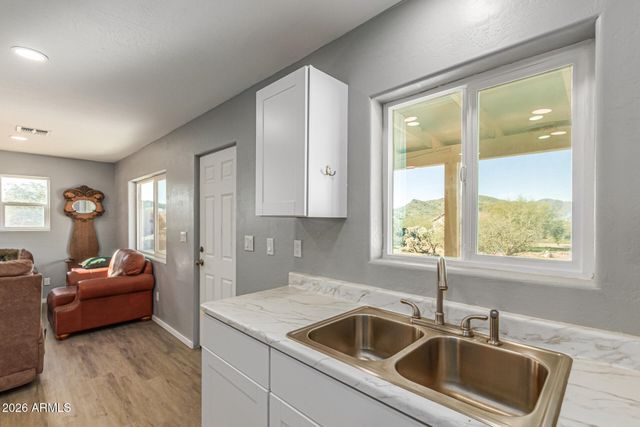 44035 N 15TH Street, New River, AZ 85087