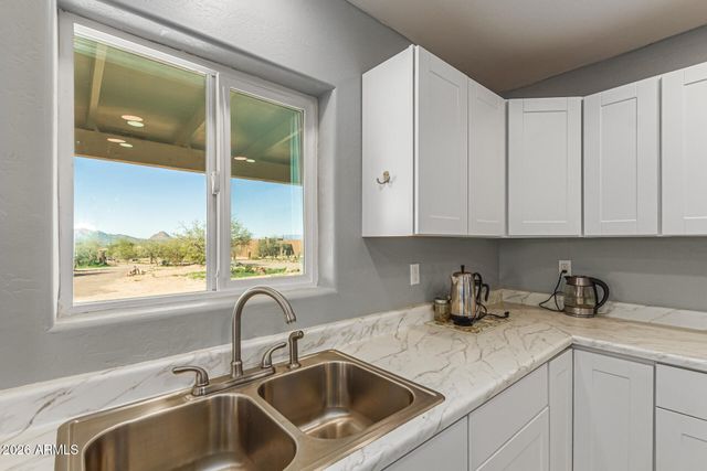 44035 N 15TH Street, New River, AZ 85087