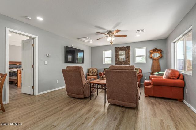 44035 N 15TH Street, New River, AZ 85087