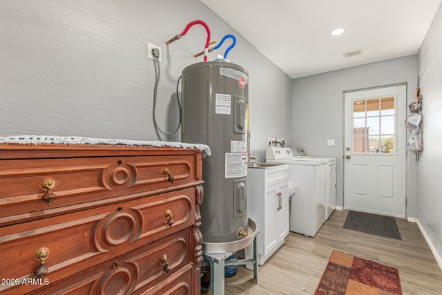 44035 N 15TH Street, New River, AZ 85087