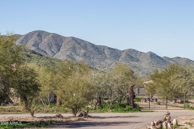 44035 N 15TH Street, New River, AZ 85087