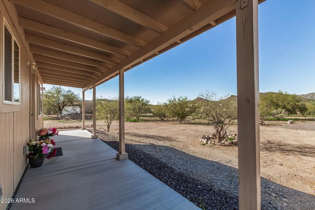 44035 N 15TH Street, New River, AZ 85087