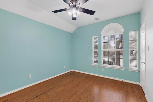 100 Shumard Court, Irving, TX 75063