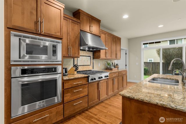 16763 NE 121st ST, Redmond, WA 98052