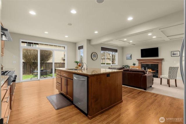 16763 NE 121st ST, Redmond, WA 98052