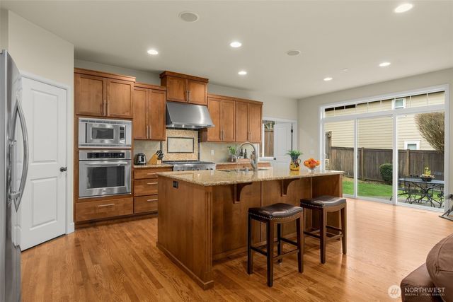 16763 NE 121st ST, Redmond, WA 98052