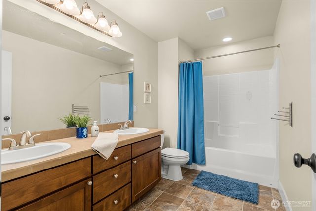 16763 NE 121st ST, Redmond, WA 98052