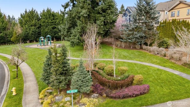 16763 NE 121st ST, Redmond, WA 98052