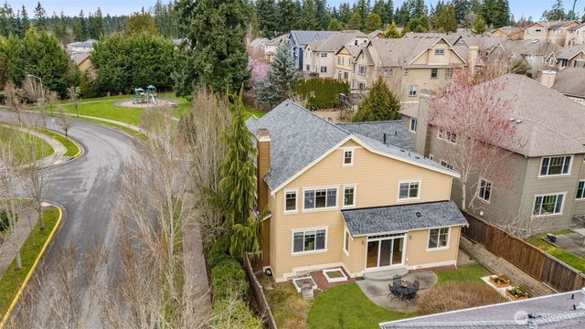 16763 NE 121st ST, Redmond, WA 98052