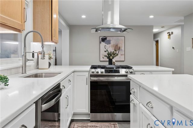 3136 Old Quarry Rd, Richmond, VA 23225
