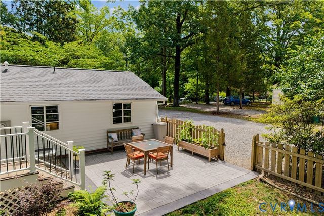 3136 Old Quarry Rd, Richmond, VA 23225