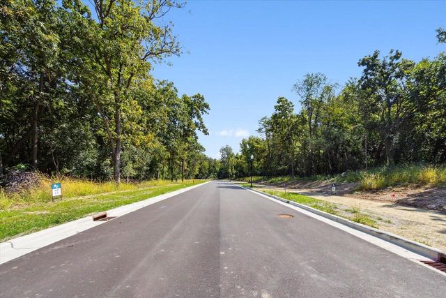 L91 Greenway Circle, Janesville, WI 53548