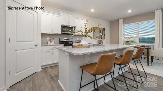 604 13th Avenue Drive NE, Hickory, NC 28601