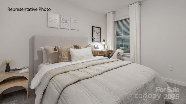 604 13th Avenue Drive NE, Hickory, NC 28601