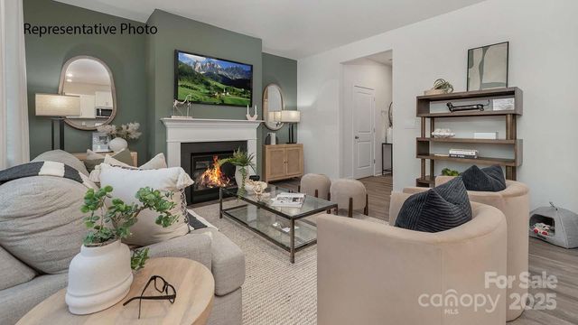 604 13th Avenue Drive NE, Hickory, NC 28601