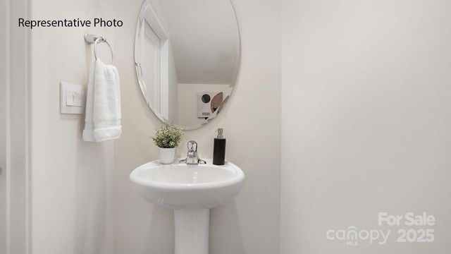 604 13th Avenue Drive NE, Hickory, NC 28601