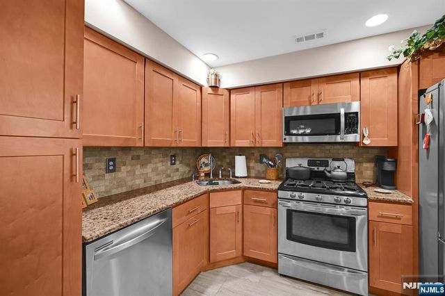 33 Concord Road F, West Milford, NJ 07480