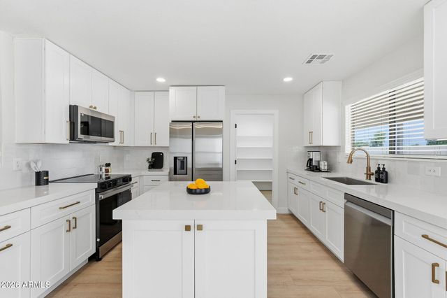 2300 W 22ND Avenue, Apache Junction, AZ 85120