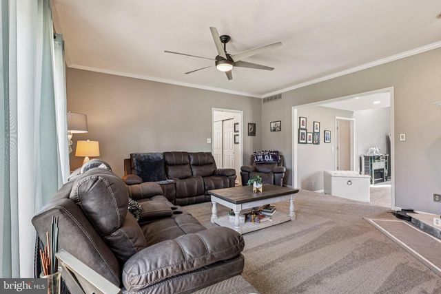 16 DOGWOOD DR, Burlington, NJ 08016