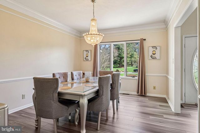 16 DOGWOOD DR, Burlington, NJ 08016