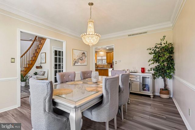 16 DOGWOOD DR, Burlington, NJ 08016