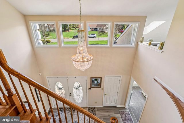 16 DOGWOOD DR, Burlington, NJ 08016