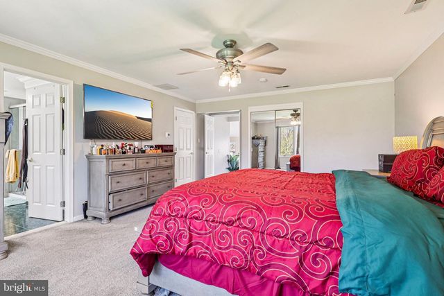 16 DOGWOOD DR, Burlington, NJ 08016