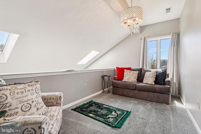 16 DOGWOOD DR, Burlington, NJ 08016