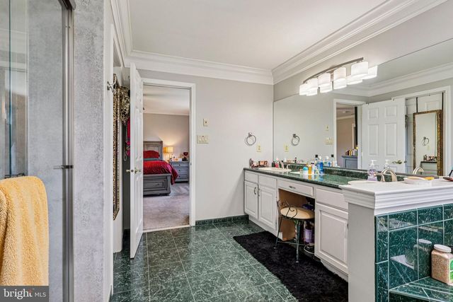 16 DOGWOOD DR, Burlington, NJ 08016