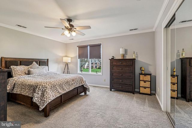 16 DOGWOOD DR, Burlington, NJ 08016