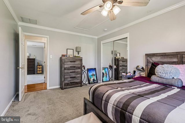 16 DOGWOOD DR, Burlington, NJ 08016