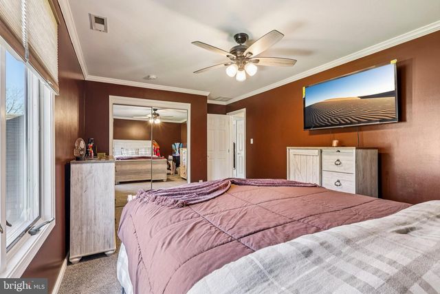 16 DOGWOOD DR, Burlington, NJ 08016