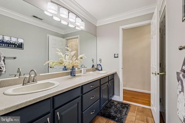 16 DOGWOOD DR, Burlington, NJ 08016