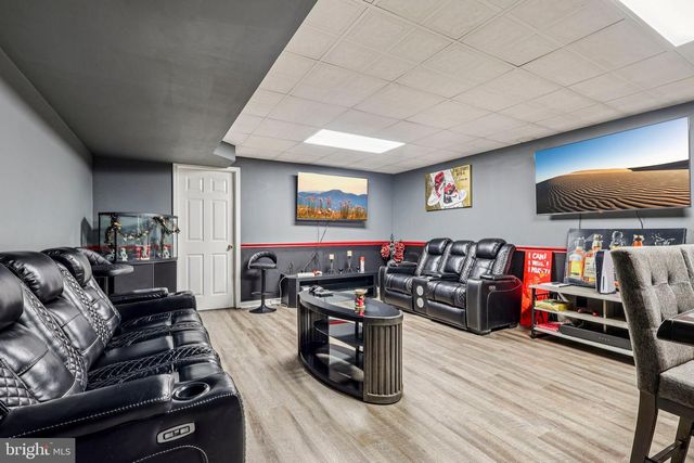 16 DOGWOOD DR, Burlington, NJ 08016