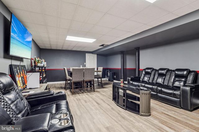 16 DOGWOOD DR, Burlington, NJ 08016