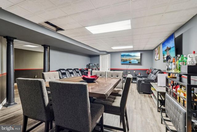 16 DOGWOOD DR, Burlington, NJ 08016