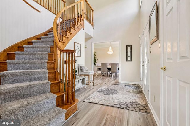 16 DOGWOOD DR, Burlington, NJ 08016