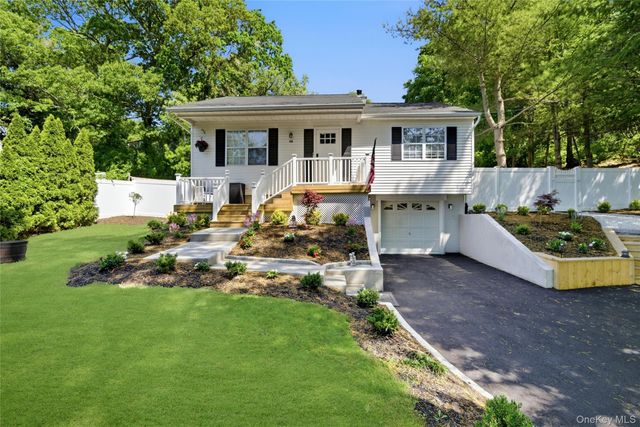 291 Locust Drive, Rocky Point, NY 11778