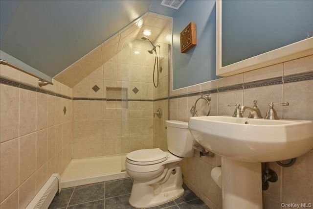 12 Woodgreen Lane, Wantagh, NY 11793