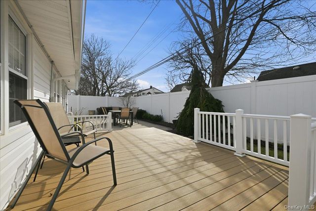 12 Woodgreen Lane, Wantagh, NY 11793