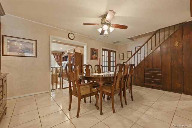 12 Woodgreen Lane, Wantagh, NY 11793